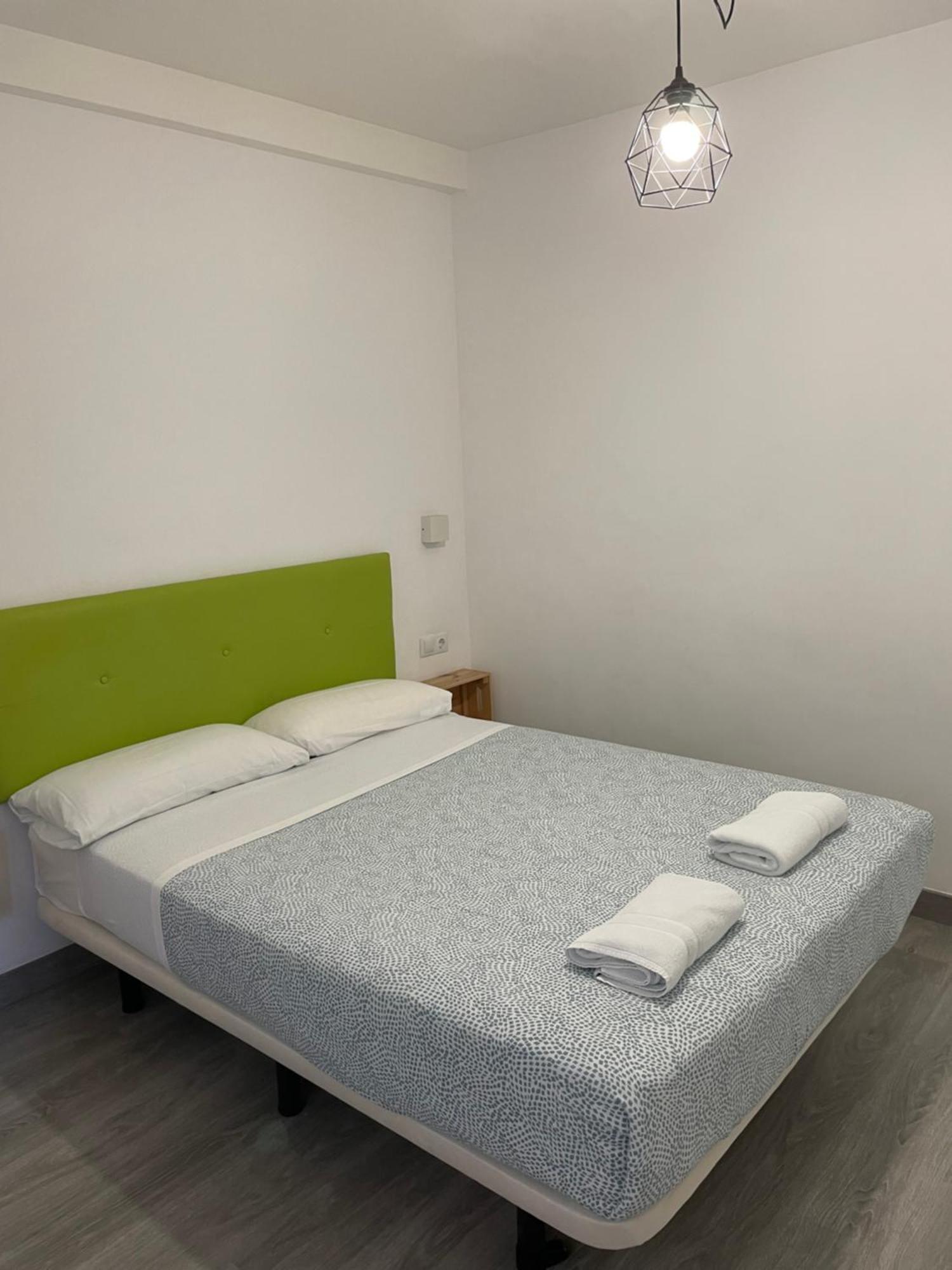 Pension La Estrella Сарагоса Экстерьер фото