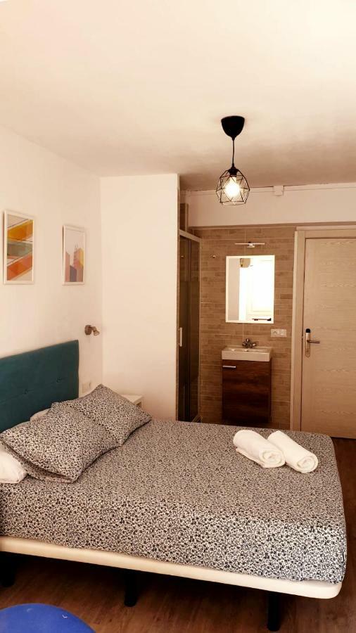 Pension La Estrella Сарагоса Экстерьер фото